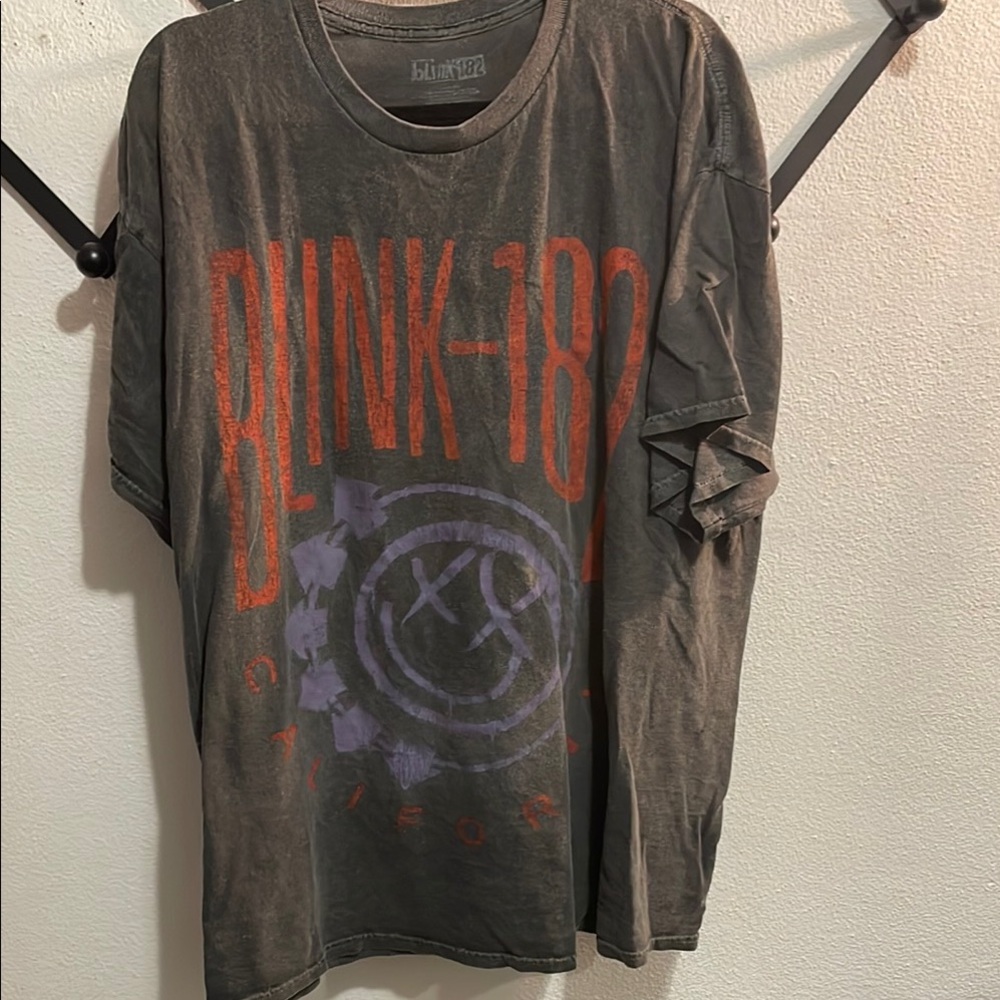 UO blink 182 band tee size medium